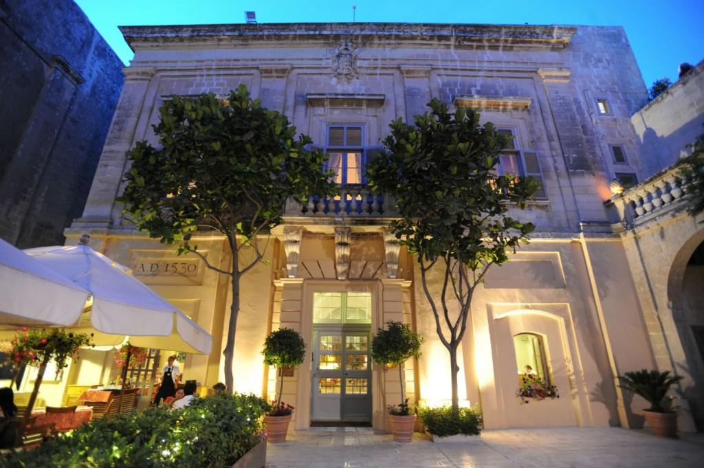 10 Palais Coburg Hotel