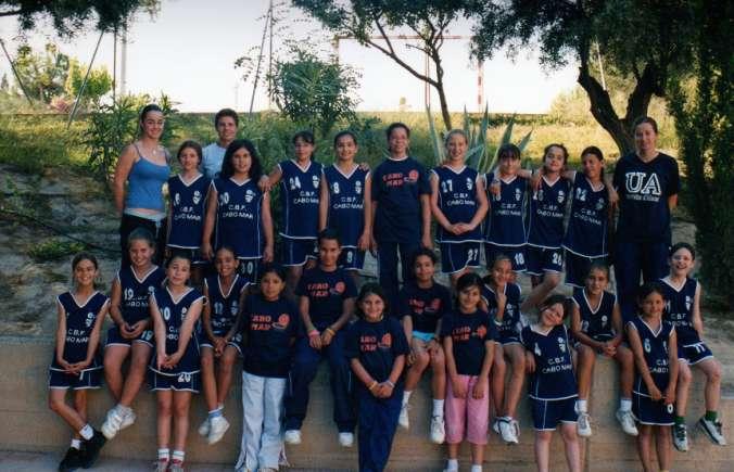 2 TEMPORADA 2004-2005 El Club inicia su actividad en las instalaciones del C.P. La Albufereta empezando con niñas de 1º a 5º curso de Primaria.