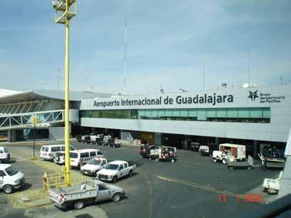V.2 Aeropuerto Internacional de la ciudad de Guadalajara El Aeropuerto Internacional de Guadalajara Don Miguel Hidalgo y Costilla tiene como códigos iata: gdl y oaci: mmgl; tipo público y fue
