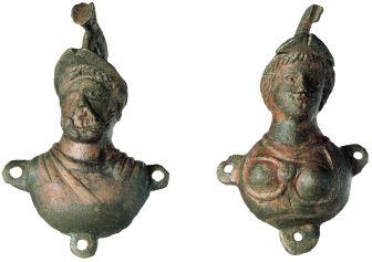 Piezas que forman parte de un conjunto de materiales de bronce de época romana localizados en el fondeadero de Asturiaga (Higer).