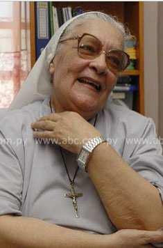 Religiosa habilitó un albergue para alcohólicas en Lambaré La hermana Regina Sían (77) es una luchadora contra la enfermedad.