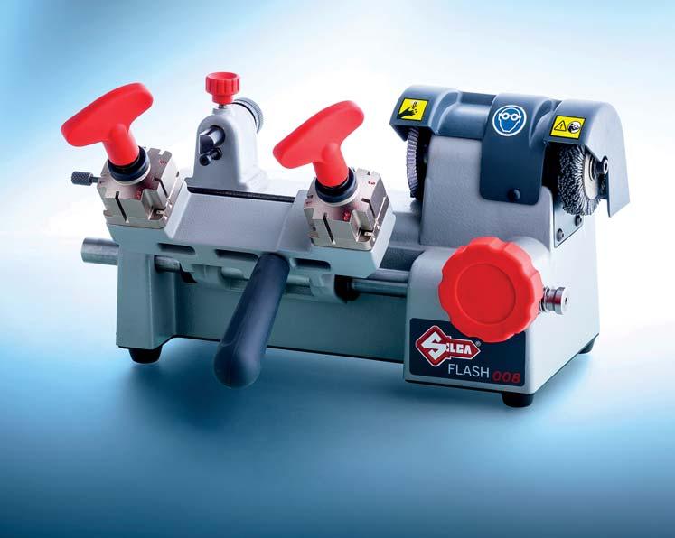 NEW MACHINES SILCA NEWS 05/2016 Four-sided rotating clamps Flash 008 AlTiN coated cutter Flash 008 Flash 008 is the mechanical key cutting machine for flat cylinder and vehicle keys.