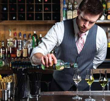Servicio de bar EL SERVICIO INCLUYE: Alcohol Ceniceros Mezcladores Vasos de Fiesta Hielos Dos meseros PAQUETE GOLD $ 170 por persona 5 horas Tequila Ron Vodka Brandy