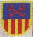 Mano de color blanco sobre fondo azul, escudo de Cataluña y