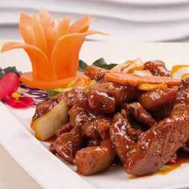 000 RES Los platos pueden ir acompañados de arroz blanco Carne en salsa satee estilo Szechuan Tiras de carne con vegetales con salsa
