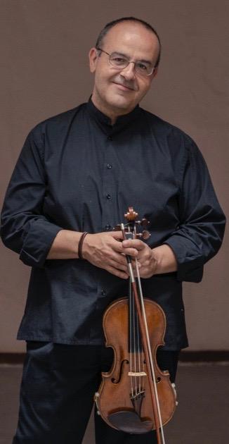 Fabián López Violín El violinista Fabián López ha ganando reconocimiento como solista, músico de cámara y profesor.