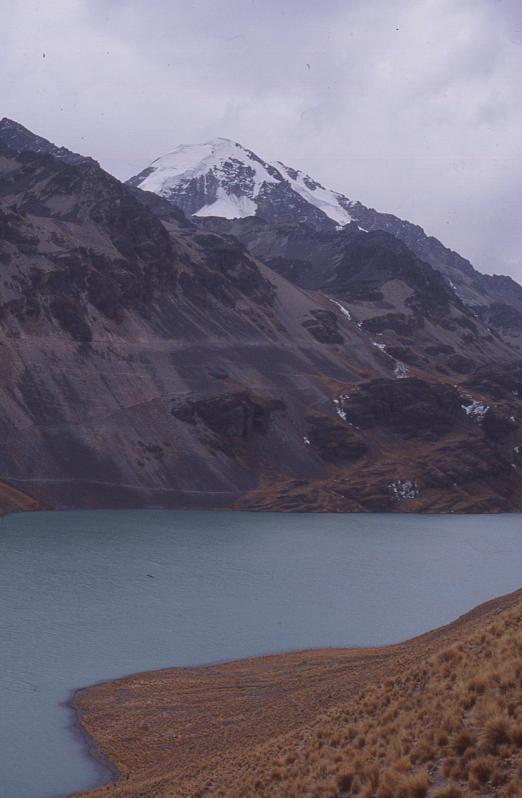 Principales Resultados (2) El tema del riesgo ambiental asociado al retroceso glaciar en los Andes bolivianos es mínimo.
