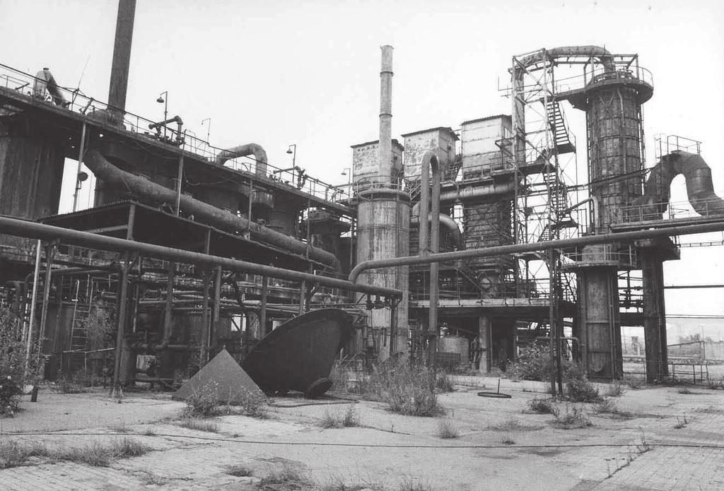sección En 1951, SEFANITRO pone en marcha la planta de Luchana (Baracaldo, Vizcaya). Historia de la fabricación y aplicación de fertilizantes en España II.