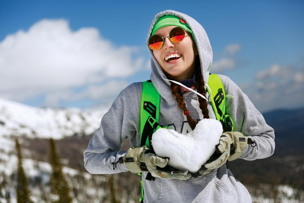 QUÉ ES ESQUIADES SNOW FUN Esquiades Snow Fun es el pistoletazo de salida de la temporada de esquí 2017/2018.