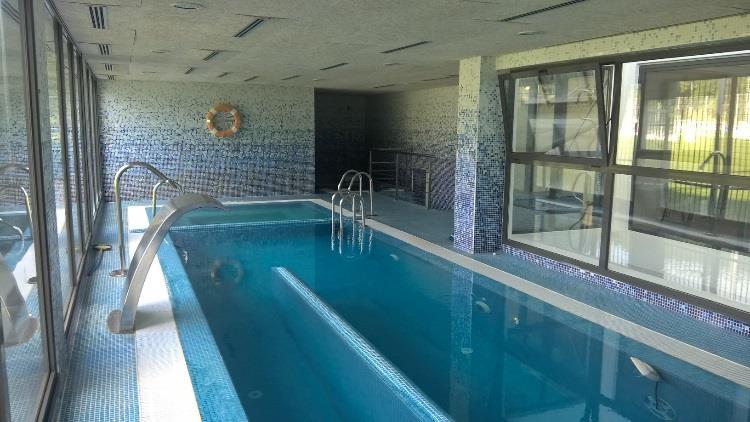 c. Sala de hidroterapia.