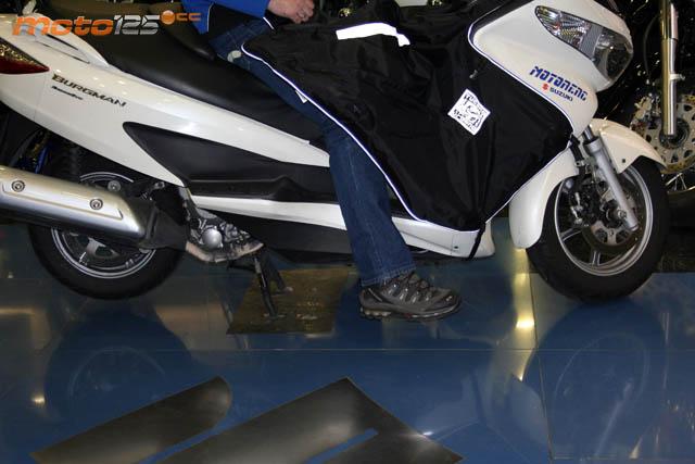 Manta moto pasajero Termoscud pasajero R091-N para el piloto trasero  .