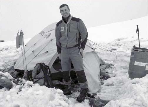 4 Este explorador se encuentra en un lugar de la Antártida, donde la temperatura ambiente está bajo 0º C.