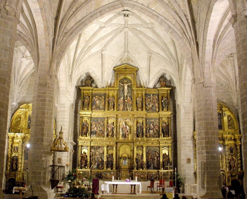 En primer lugar, el municipio de TUDELA DE DUERO, pueblo famoso por sus exquisitos espárragos que guarda en su Iglesia Parroquial de la Asunción (Gótico-renacentista), uno de los retablos más