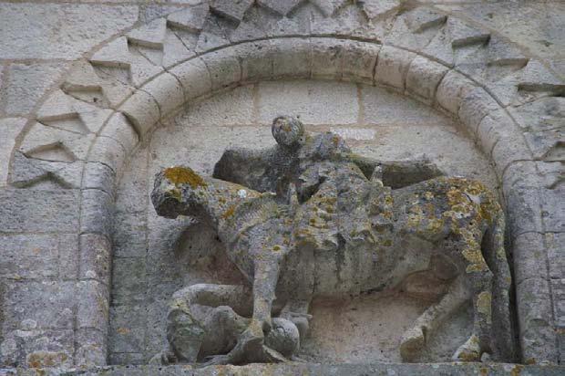 [foto: autor] Surgères, Charente-Maritime (Francia), iglesia de Notre-Dame, fachada