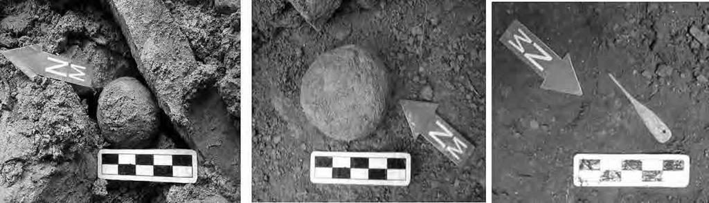 Arqueología y Sociedad 29, 2015: 39-99 Hallazgo 1: Se encuentra ubicado al lado sureste de la Subunidad II a 0.86m del límite de excavación del lado sur y a 0.88m del límite del lado este.
