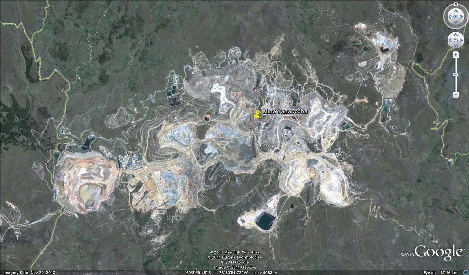 En esta foto satelital se observa la actual zona de operaciones de Minera Yanacocha en las cabeceras de cuenca de los ríos Grande y Chonta de la Provincia de Cajamarca y la extensa zona devastada por