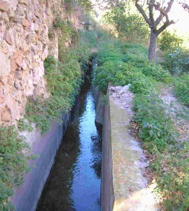 Se mantienen los 3 flujos básicos: transversal (río-vega), vertical (ríoacuífero aluvial y longitudinal