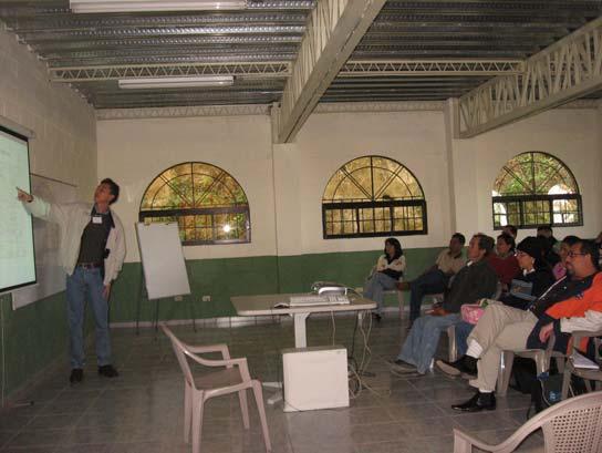 Esta jornada se desarrolló en las instalaciones de Círculo Solidario con la participación de aproximadamente 100 personas. Luego de la charla informativa dada por el Ing.