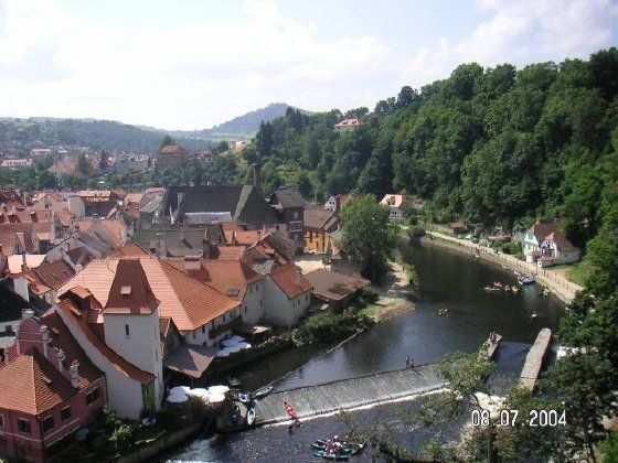 hotel-savoy-cb.cz Situado en el centro de Ceske Budejovice a corta distancia de los principales lugares históricos.