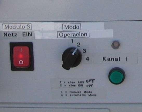 En la figura 2.3.1 se muestra el panel de control del Gabinete Halfmann. Fig. 2.3.1 Panel de Control Gabinete Halfmann 2.
