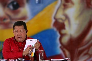 PDVAL El día 06 de Enero, el Presidente de la República Bolivariana de Venezuela, Hugo Chávez Frías anunció la creación de la Productora y Distribuidora Venezolana de Alimentos (PDVAL) para