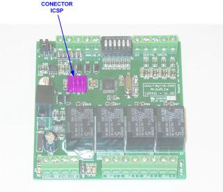 conector ICSP. Esta es la forma nativa de programar los microcontroladores AVR de Atmel.