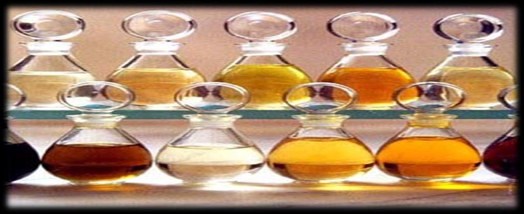 ACEITES ESENCIALES Son aceites odoríferos volátiles de origen vegetal formados por una compleja mezcla de