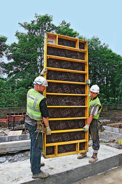 Ligero Reducido peso propio y solo 5 anchos de panel DOMINO es el encofrado modular ligero para muros en altura y cimentaciones con paneles de acero o