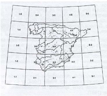 2.5ºCx3.75ºC en latitud-longitud (en la Península Ibérica corresponde a celdas de 280 km de ancho por 320 km de altura Figura 2.3). Figura 2.3 Esquema de las celdas del modelo UKMO para España (Iglesias et al.