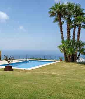 Wunderschönes Haus, 700m² auf einem Grundstück von 2.100m² mit außergewöhnlichen Panoramablick auf die Küste von Barcelona und dem Naturpark.