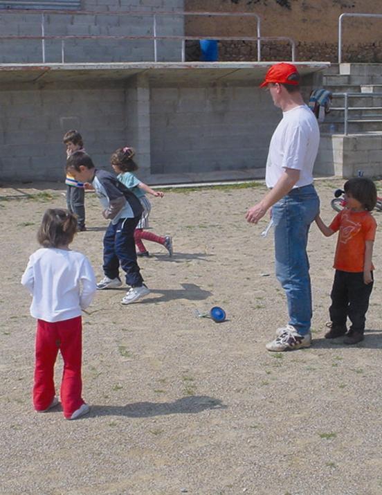 La actividad infantil Actividad en el centro infantil Actividades de juego y otras actividades Entre las actividades de juegos se pueden destacar: Actividades o juegos de movimiento.