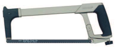 CUTTER Y SIERRAS Cutter Cutter De plástico, ancho de cuchilla 9 mm y pinza de bolsillo. Se suministra con una cuchilla. Código Modelo Longitud P.V.P. 186880100 710H 125 mm 2,30 Mini cuchillo plegable.
