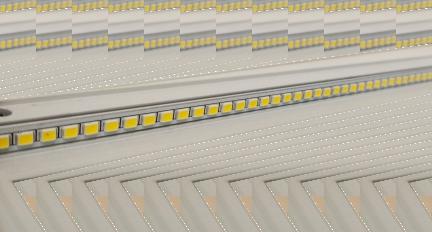 Análisis interno LEDs El panel P60x60E está compuesto por 224 chips 2835 EPISTAR dispuestos sobre dos placas de aluminio