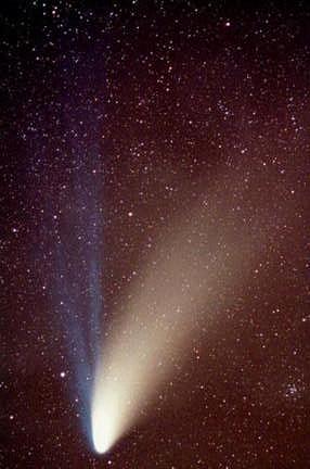 Cometas rasantes al Sol Los cometas son grandes esferas de polvo