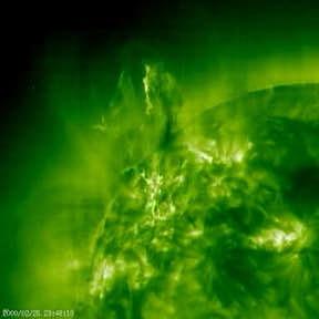 CMEs y su origen Estos videos de una parte del Sol muestran el estallido inicial de partículas.