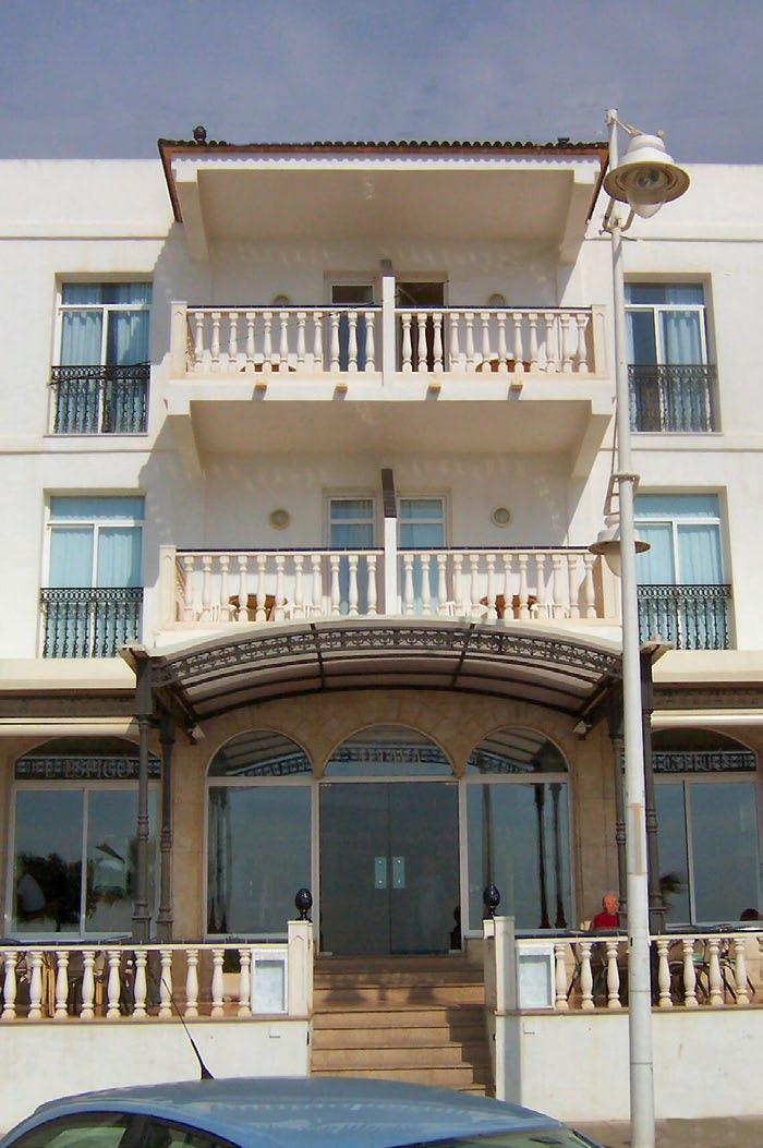 Hotel Altaya Hotel situado en primera línea de playa, equipado con todos los servicios e ideal para disfrutar de sus vacaciones en la Costa Blanca.