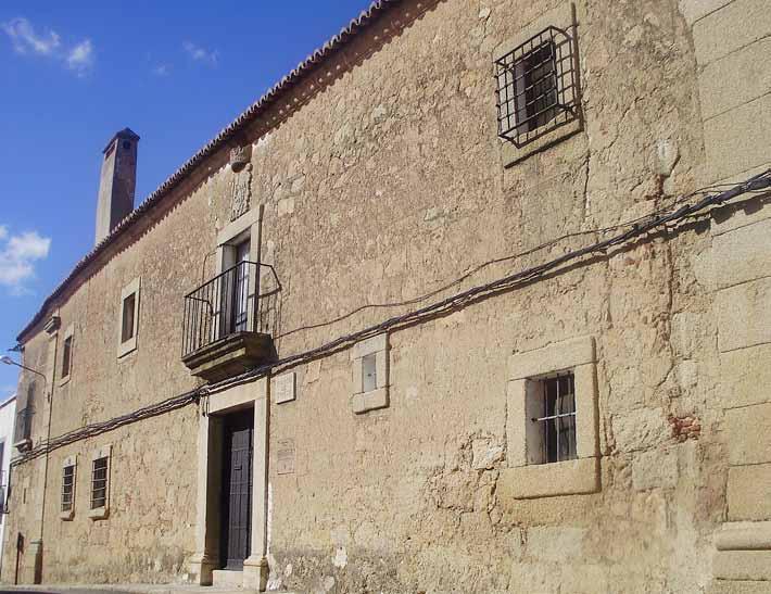 Patrimonio Histórico El casco urbano de Malpartida de Cáceres conserva una interesante arquitectura popular propia del llano, presentando en el exterior unas fachadas blancas con los vanos recercados