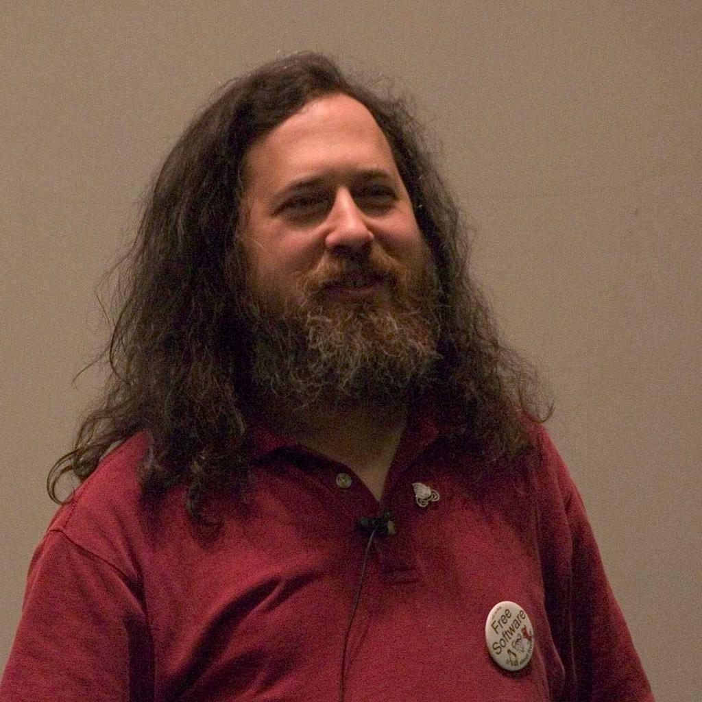 1984 Richard Stallman deja su trabajo en