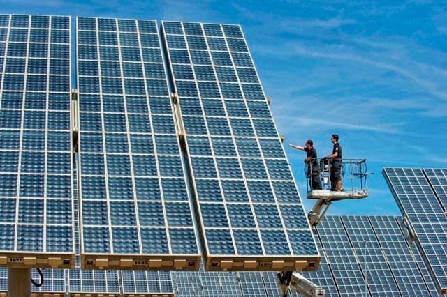 Dicha campaña se ha centrado de manera especial en la revisión detallada de los elementos que componen el campo fotovoltaico de las instalaciones solares después de ocho años de vida de los mismos.