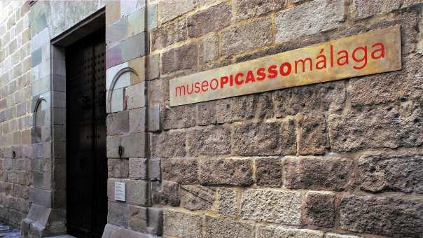 Recomendamos reservar entradas antes de la visita. Dirección Web Palacio de Buenavista, Calle San Agustín, 8, 29015 Málaga www.museopicassomalaga.