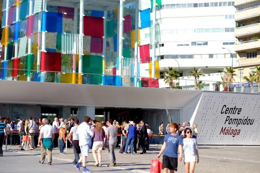 org CENTRE POMPIDOU El Centre Pompidou Málaga invita al público a vivir la experiencia a través de la riqueza de su colección, la excelencia de su programación, el