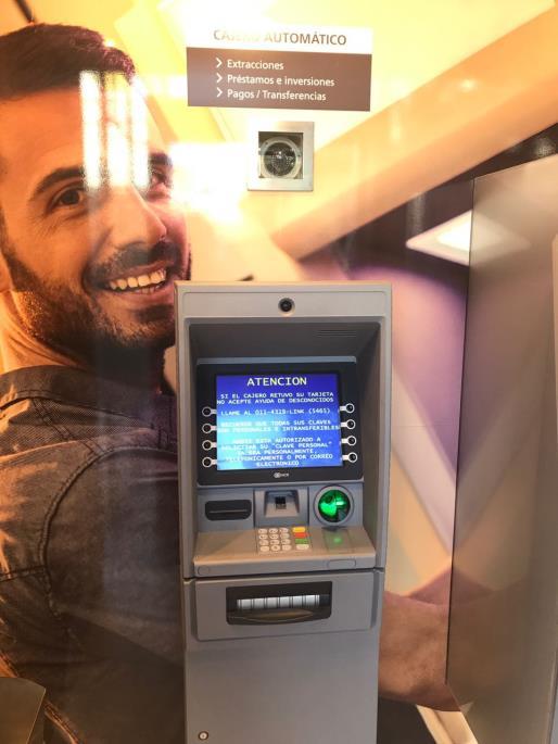 Primer etapa: Jubilados y Pensionados Banco San Juan implementó en Julio de 2017, junto a Red Link, el primer ATM con reconocimiento de huellas dactilares del país.