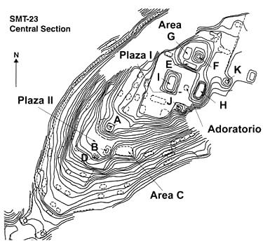 En mi primera temporada de excavación (julio-septiembre, 1999), salió a la luz una residencia de élite en el lado norte de la Plaza del Formativo Terminal (Plaza II).
