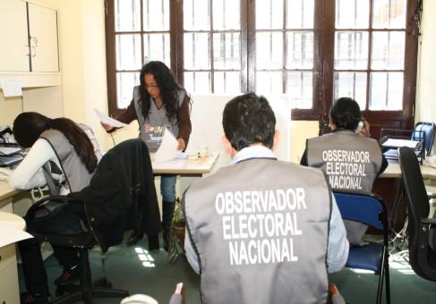 SEPTIEMBRE 2011 No. 2 Boletín Informativo BOLIVIA TRANSPARENTE EDITORIAL Foto: Bolivia transparente Contenido: Editorial Qué es la observación electoral?
