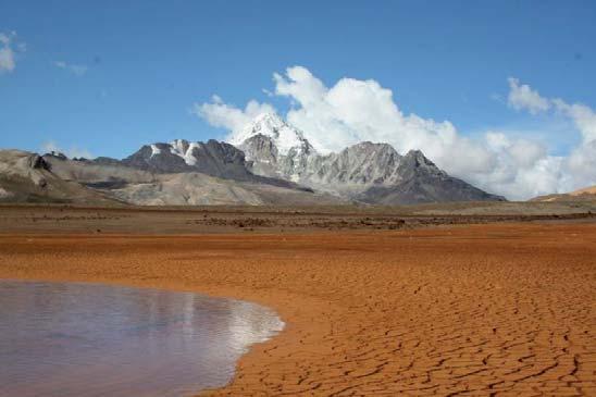En los períodos interglaciares de 130.000-115.000 y 330.000-320.000 antes del presente, el nivel del Lago Titicaca era hasta 85 m más bajo.