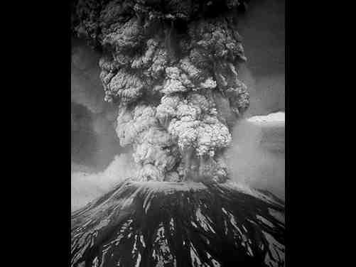 ERUPCIONES VOLCÁNICAS Las cenizas de grandes erupciones volcánicas pueden dar la vuelta al mundo en horas e incluso afectar una puesta de sol en años,