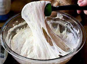 Prefermentos: Poolish La fórmula puede ser de 100% de harina, 107% de agua y 0,25% o 0,27% de levadura, dependiendo de la que se utilice.
