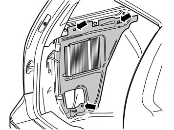 35 Desmonte el panel de aislamiento situado alrededor del amplificador quitando antes los tres clips. J8504639 36 Quite el tornillo en el soporte del respaldo del asiento trasero.