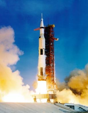 Apolo 11: Lanzamiento: 16 de Julio Peso