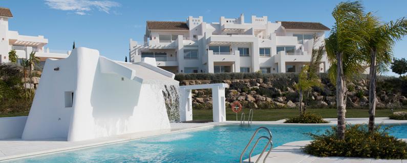 .. The first to be built in Europe, for the exclusive use of the ALCAZABA Lagoon residential development: a housing complex in contemporary Mediterranean style in Casares, a privileged zone on the